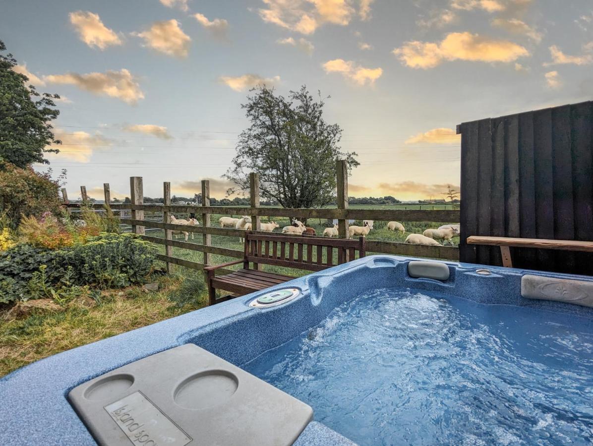 The Gilpin Farmhouse, Lake District Getaway Levens Bagian luar foto