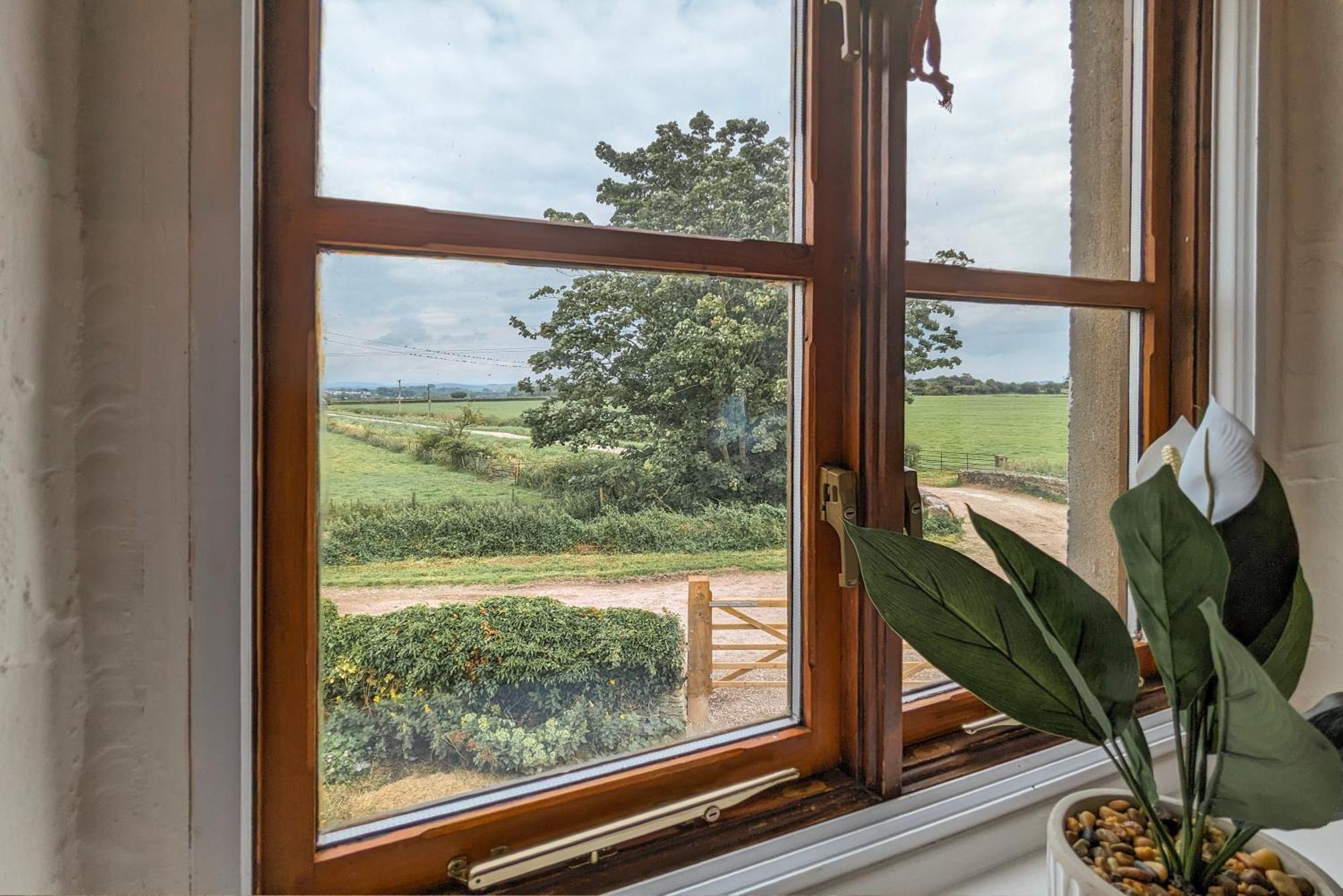 The Gilpin Farmhouse, Lake District Getaway Levens Bagian luar foto