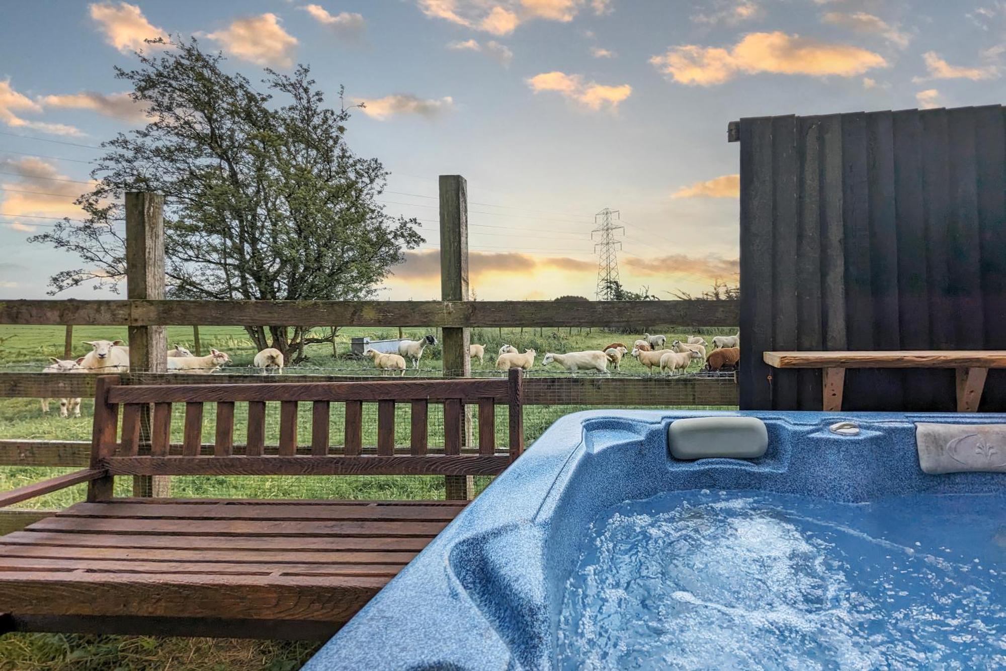 The Gilpin Farmhouse, Lake District Getaway Levens Bagian luar foto